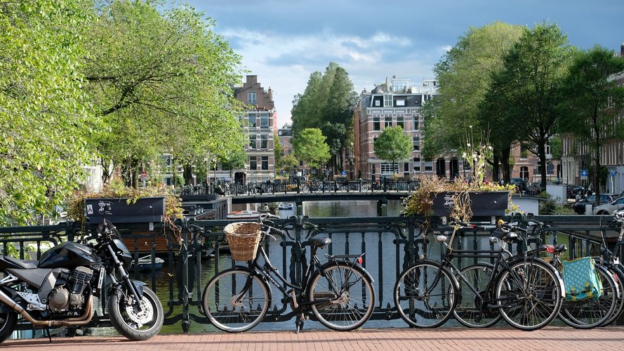 Chinesisch-Englisch oder Niederländisch Dolmetscher in Amsterdam - Niederlande